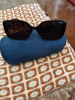 Women's Black Cat-Eye Sunglasses